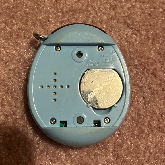 Vintage Tamagotchi Connection V2 - Picture 2 of 4